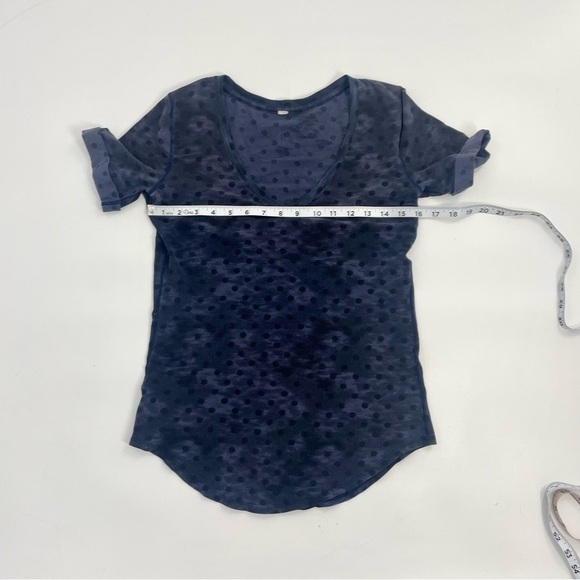 Lululemon Love Tee II Windy Blooms Deep Navy Black Polka Dot Athleisure Tshirt 6 - Picture 8 of 10